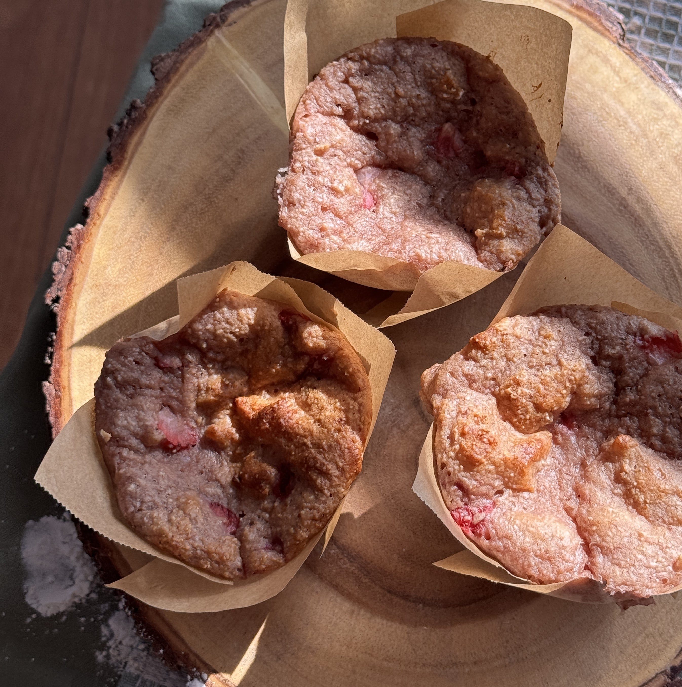 PROTEIN STRAWBERRY MUFFINS – limitlesspharma.com